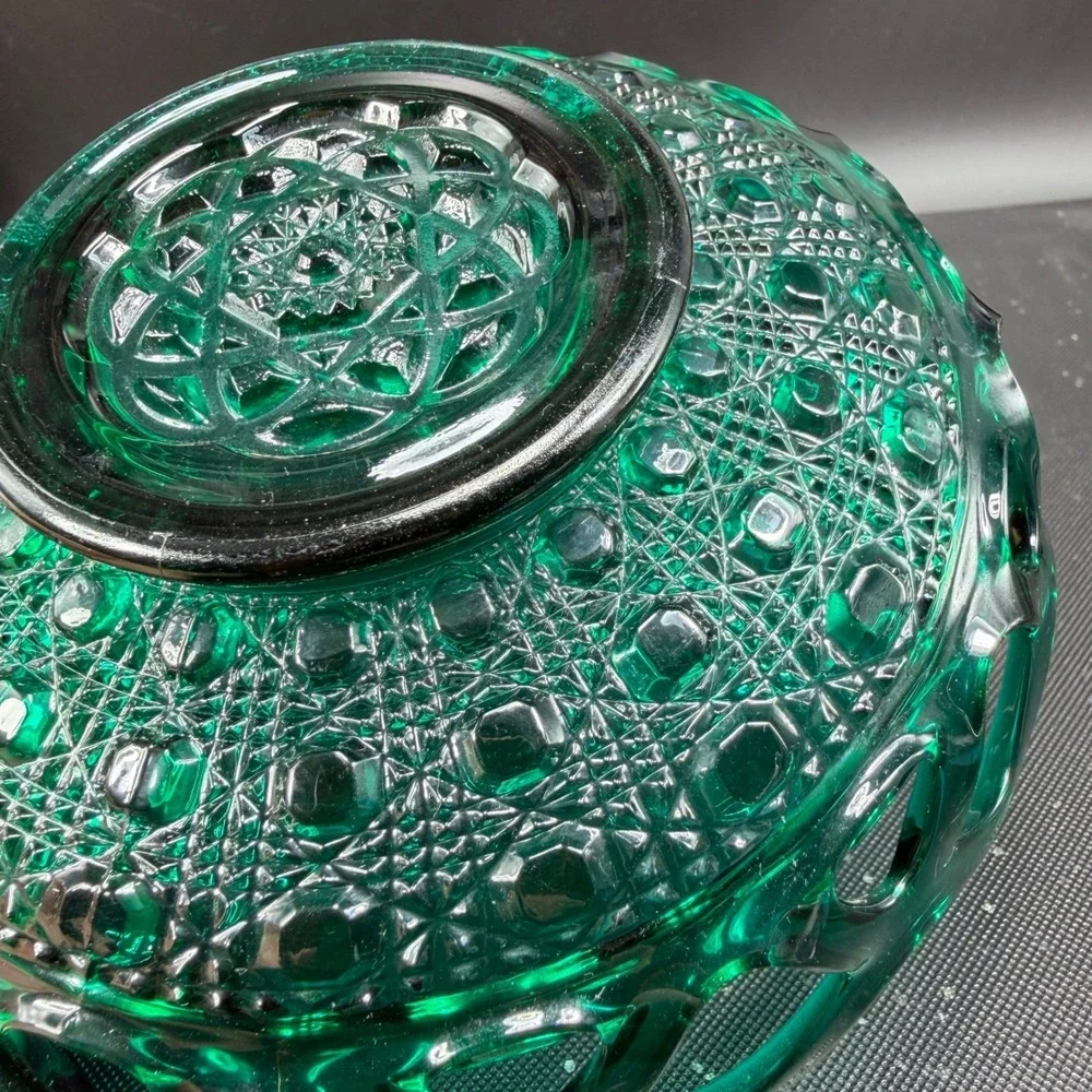 Imperial Glass Emerald Green Lace Edge Pressed Glass Bowl Geometric Star Pattern